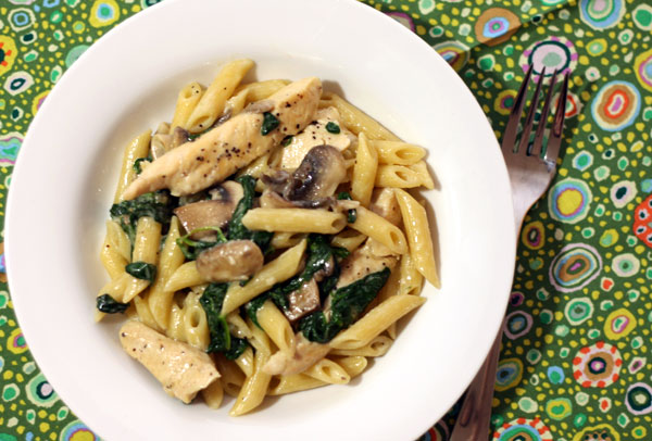 Spinach & Mushroom Mascarpone Pasta With Chicken - John Eats Cheese