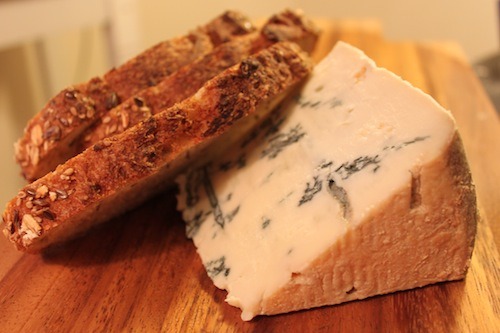 Gorgonzola Piccante and whole wheat bread