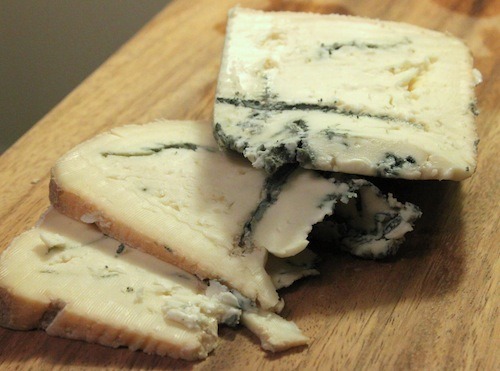 sliced gorgonzola piccante